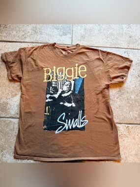 Vintage Brown Biggie Graphic Short Sleeve Tee - Men's Crew Neck